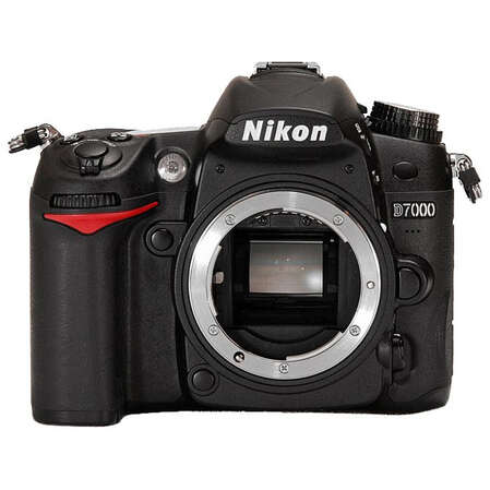 Зеркальная фотокамера Nikon D7000 Body