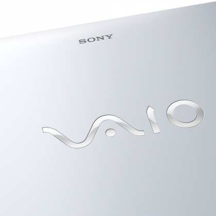 Ноутбук Sony Vaio SVE1711Q1RW i3-2370M/4GB/640GB/HD7650 1G/DVD/17.3" HD+/WF/BT/Win7 HB 64 White