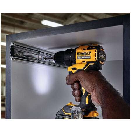 Аккумуляторная дрель-шуруповерт DeWALT DCD708P2T