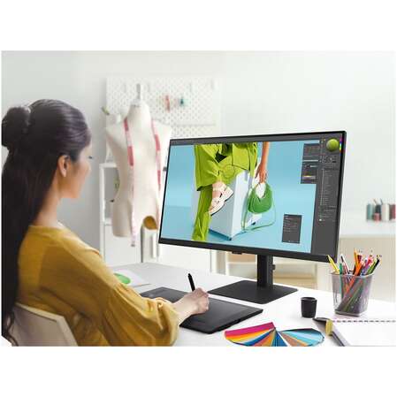 Монитор 32" Samsung ViewFinity S7 S32D700EAI VA 3840x2160 5ms HDMI, DisplayPort