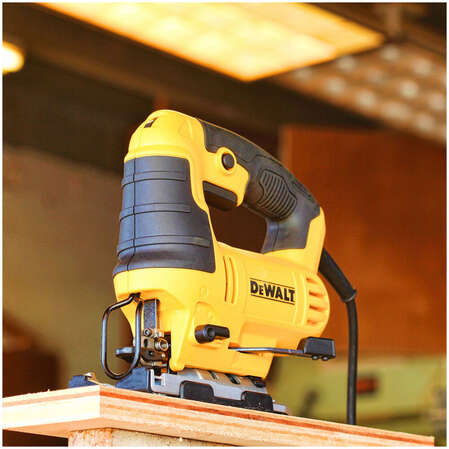 Лобзик DeWalt DWE349