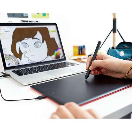 Графический планшет Wacom One Small + Corel PaintShop Pro 2021(CTL-472)