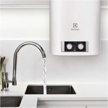Водонагреватель накопительный Electrolux EWH 30 Formax