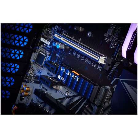 Внутренний SSD-накопитель 4000Gb Western Digital Black SN850X with Heat Spreader (WDS400T2XHE) M.2 2280 PCIe NVMe 4.0 x4