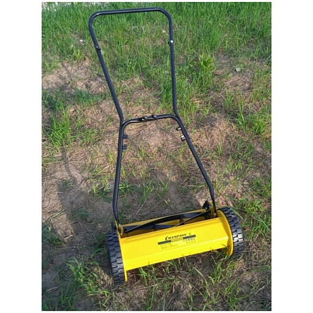 Механическая газонокосилка Champion MM4026