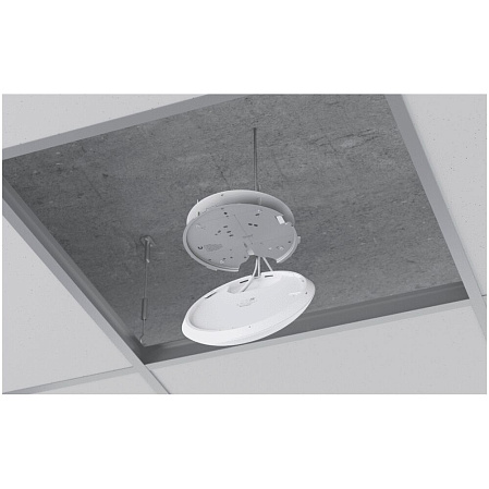 Точка доступа Ubiquiti UniFi U7 Pro Wi-Fi 7 802.11be 1x2.5GbE RJ45 port U7-Pro