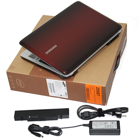 Ноутбук Samsung R528/DS01 T4400/3G/250G/310M/DVD/15.6/WiFi/DOS Red-silver
