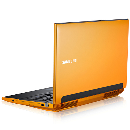 Ноутбук Samsung 700G7C-T02 i7-3630QM/8G/750Gb+128Gb SSD/bt/HD7870/B-Ray/17.3/cam/Win8